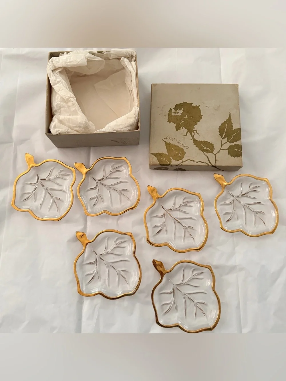 Hazel Atlas Pressed Glass Leaf Trinket Dishes, Vtg Gold Trim In Original L&T Box - Picture 5 of 8